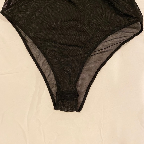 Black lace bodysuit - Picture 2 of 2